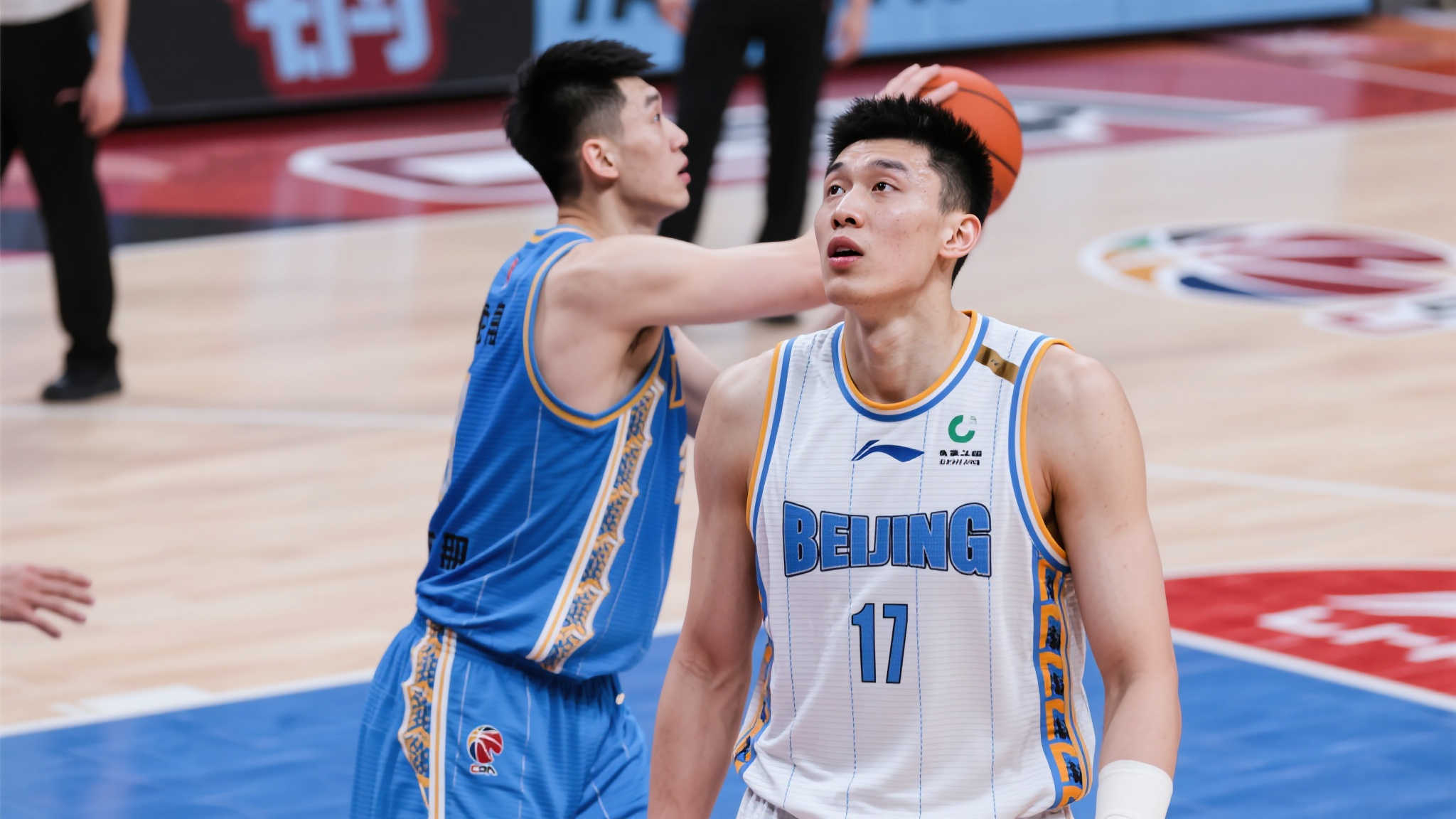 京媒：所罗门与发烧后的范子铭双双参与今日训练